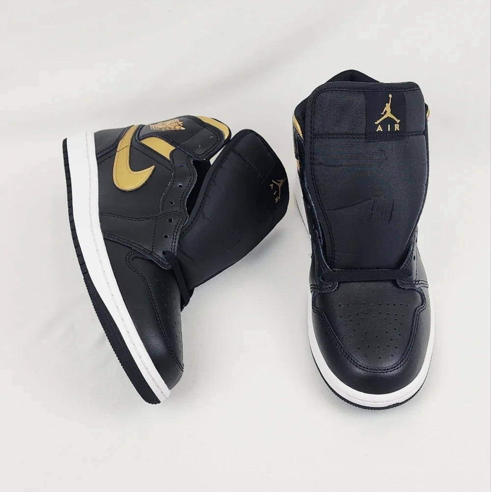 Air Jordan 1 Mid Sneakers Black/White/Metallic Gold
